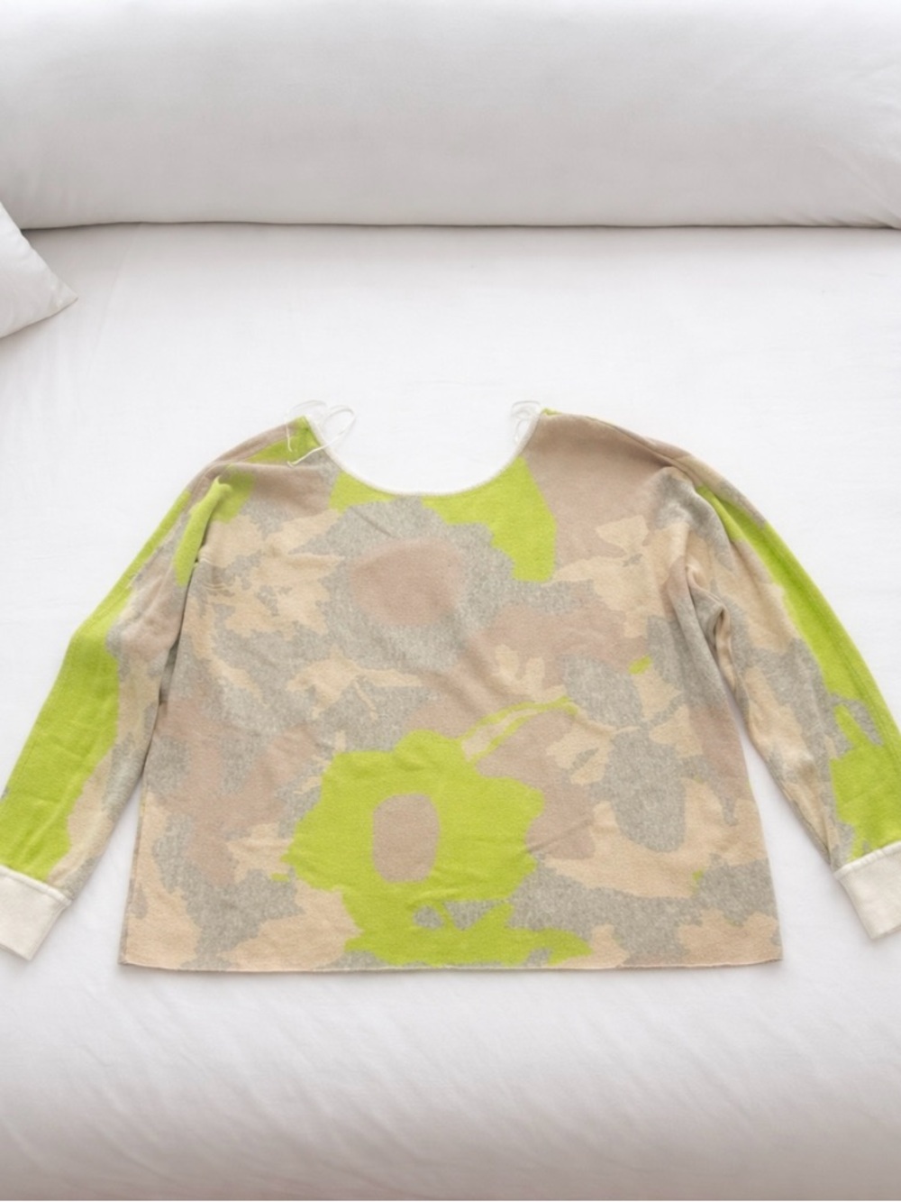 Floral Print V-Neck Sweater in Lime & Beige - Picture 3 of 4